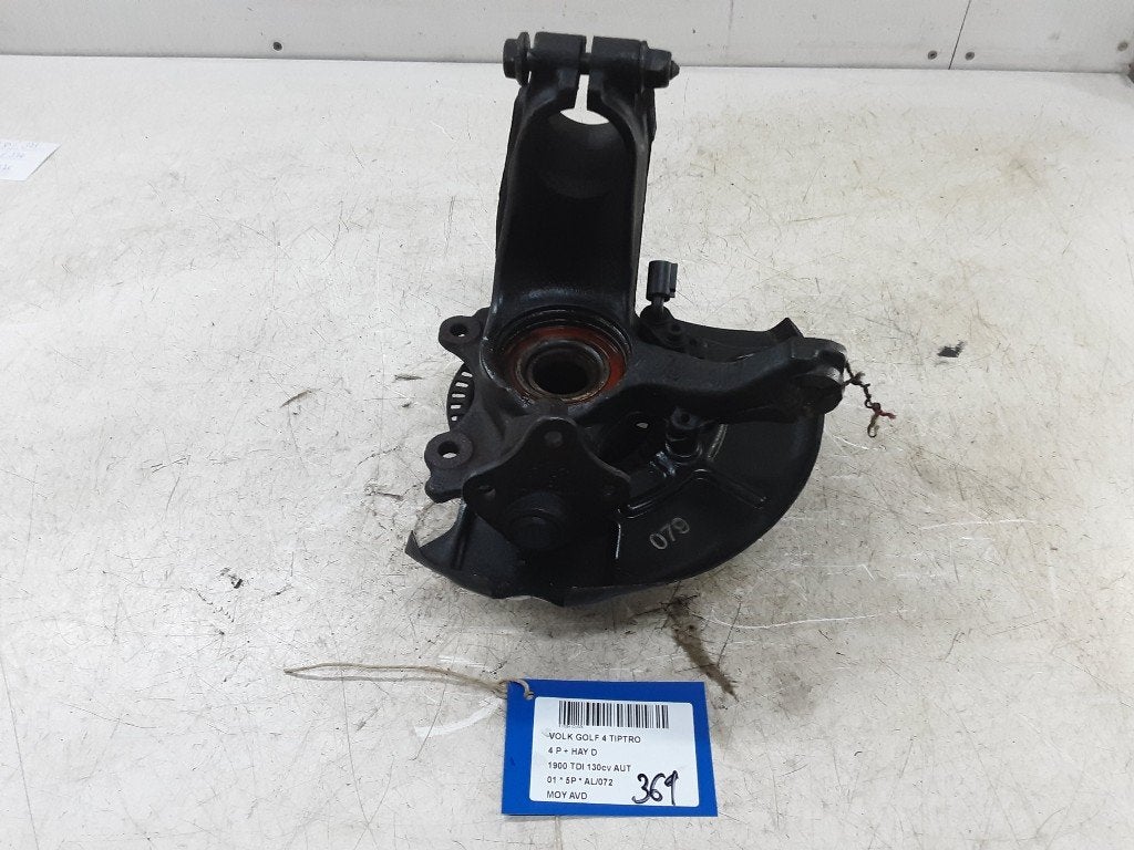 MOYEU DE ROUE AVANT DROIT Volkswagen Golf IV (1J1), Autos : Pièces & Accessoires, Freins & Transmission, Volkswagen, Utilisé