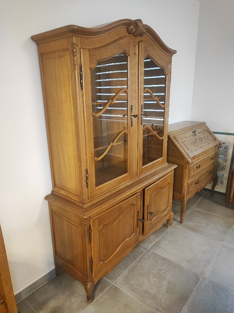 Vitrine Louis XV chêne clair deux corps, Enlèvement