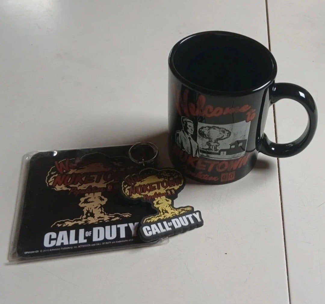 Call of Duty Nuketown | Mug++, Games en Spelcomputers, Spelcomputers | Sony Consoles | Accessoires