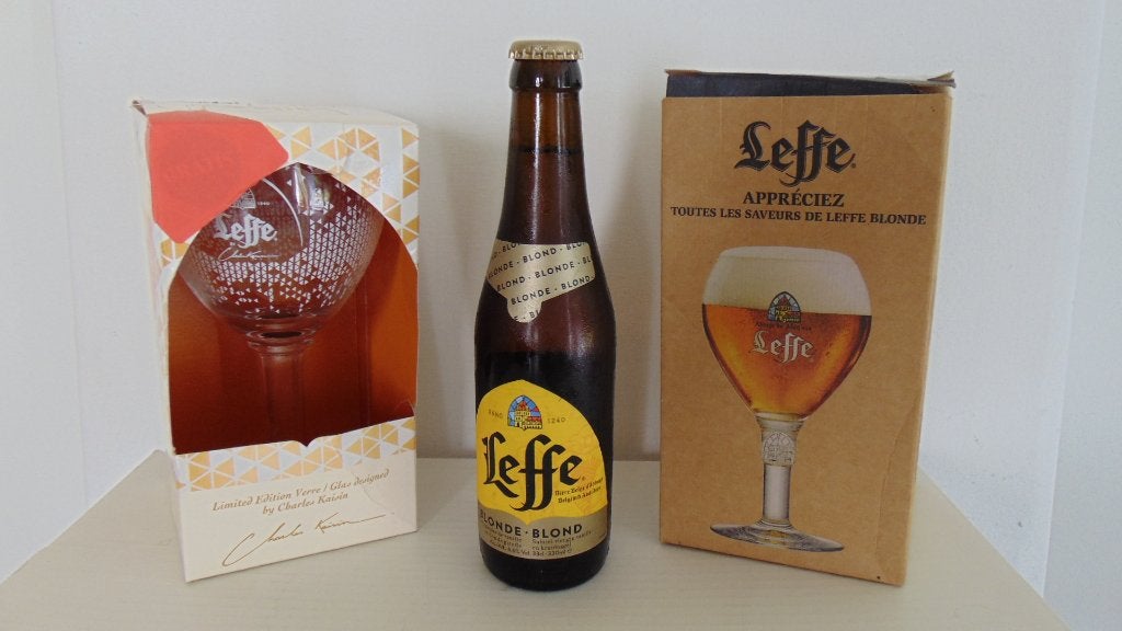 2 verres Leffe avec un vieux Leffe, Enlèvement ou Envoi, Comme neuf, Verre ou Verres, Leffe