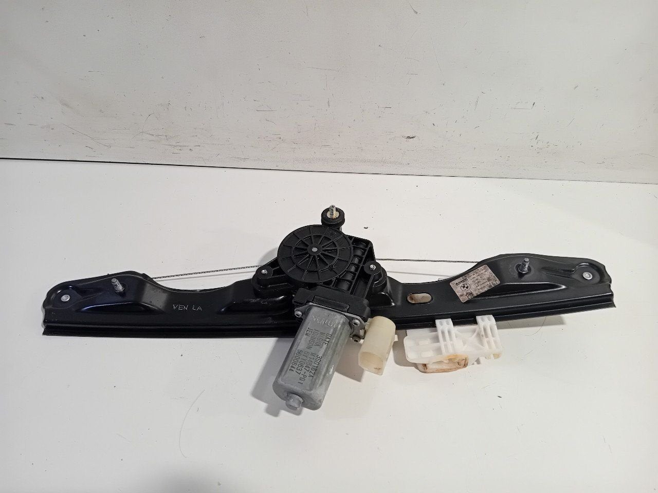 Raammechaniek elektrisch links achter BMW 3 serie, Onderdelen@venauto.nl, Van der Ven Autorecycling B.V., Ettenseweg 76, 4706 PB Roosendaal, The Netherlands