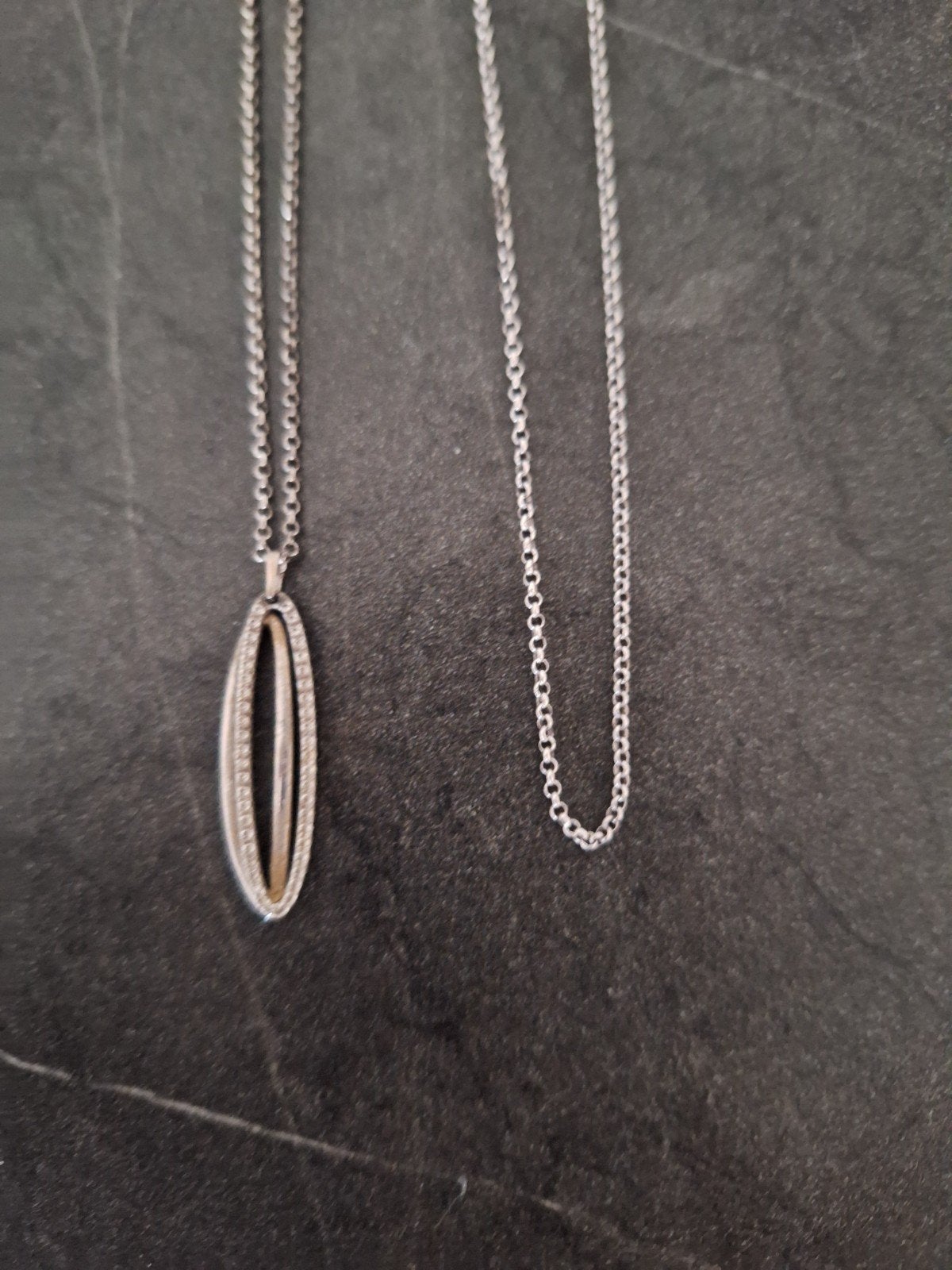 '2 zilveren kettingen 1 met hanger in steentjes, Ophalen of Verzenden, Zilver, Zilver, Met hanger