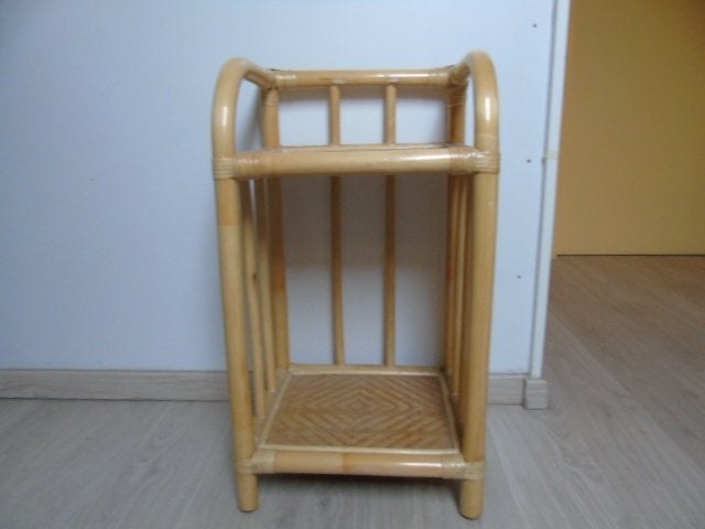 Vintage rotan plantentafeltje/boekenrekje, Ophalen, Zo goed als nieuw