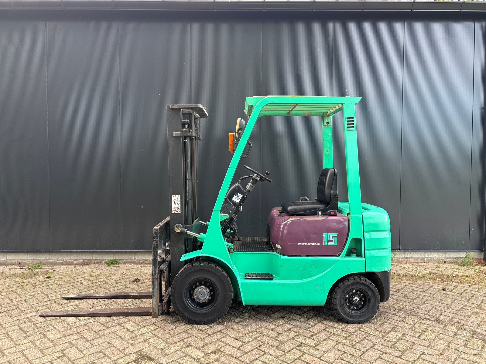Chariot élévateur diesel Mitsubishi FD15 Sideshift, Enlèvement