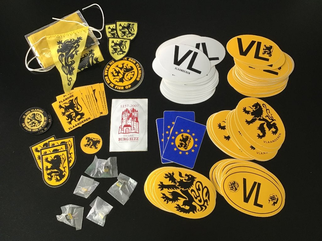 Stickers ,pins, vlaggetjes, mouwschildjes (141 ) stuks, Verzamelen, Ophalen of Verzenden, Nieuw, Overige typen