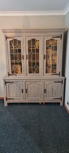 Antieke eiken kast en bureel, Ophalen