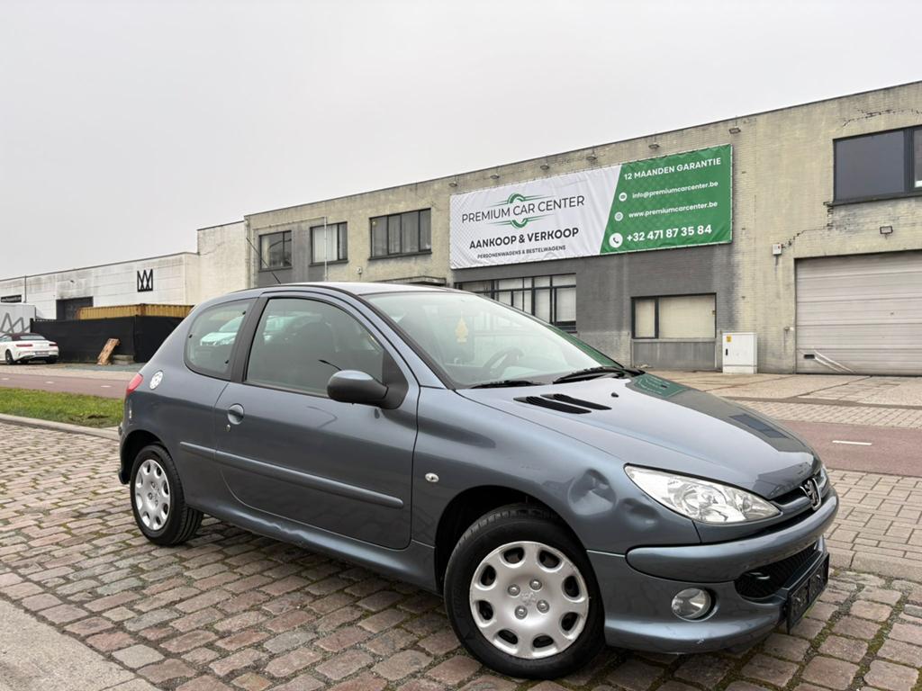 Peugeot 206 | 12 Maanden Garantie | 99Dkm | Benzine | 2006 |, Autos, Essai à domicile, Achat, https://public.car-pass.be/vhr/c64c3bca-ecb2-4686-aa87-b2646072fb74