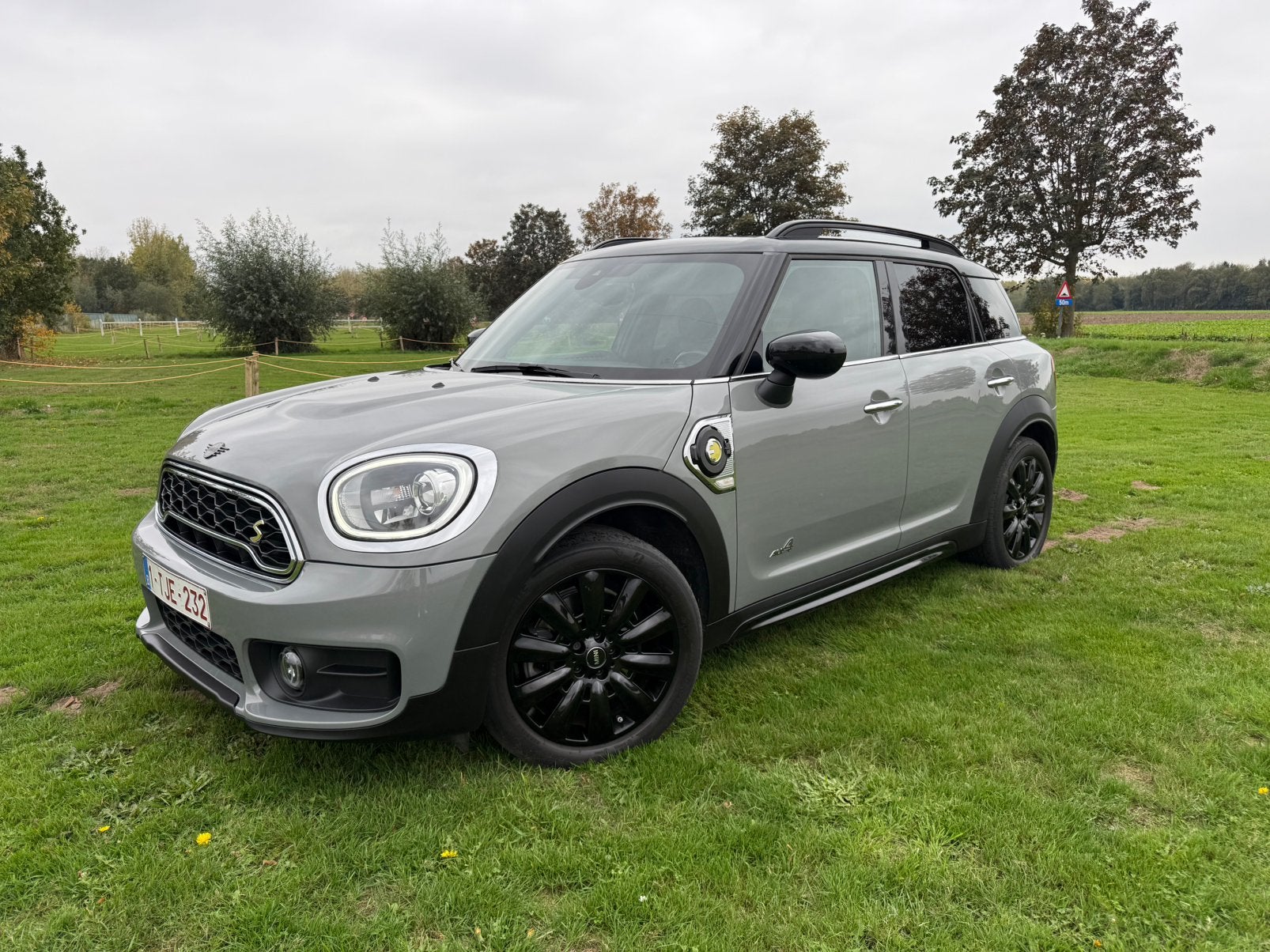 Mini countryman S HYBRIDE SE ALL4 nardo grey NIEUWSTAAT, Auto's, Automaat, Countryman, Leder, 5 zetels
