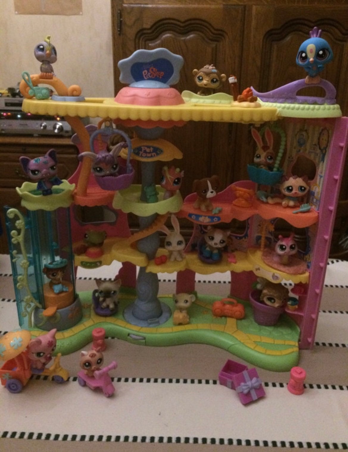 Littlest Pet Shop - Pet Town, Ophalen of Verzenden, Gebruikt, Poppenhuis