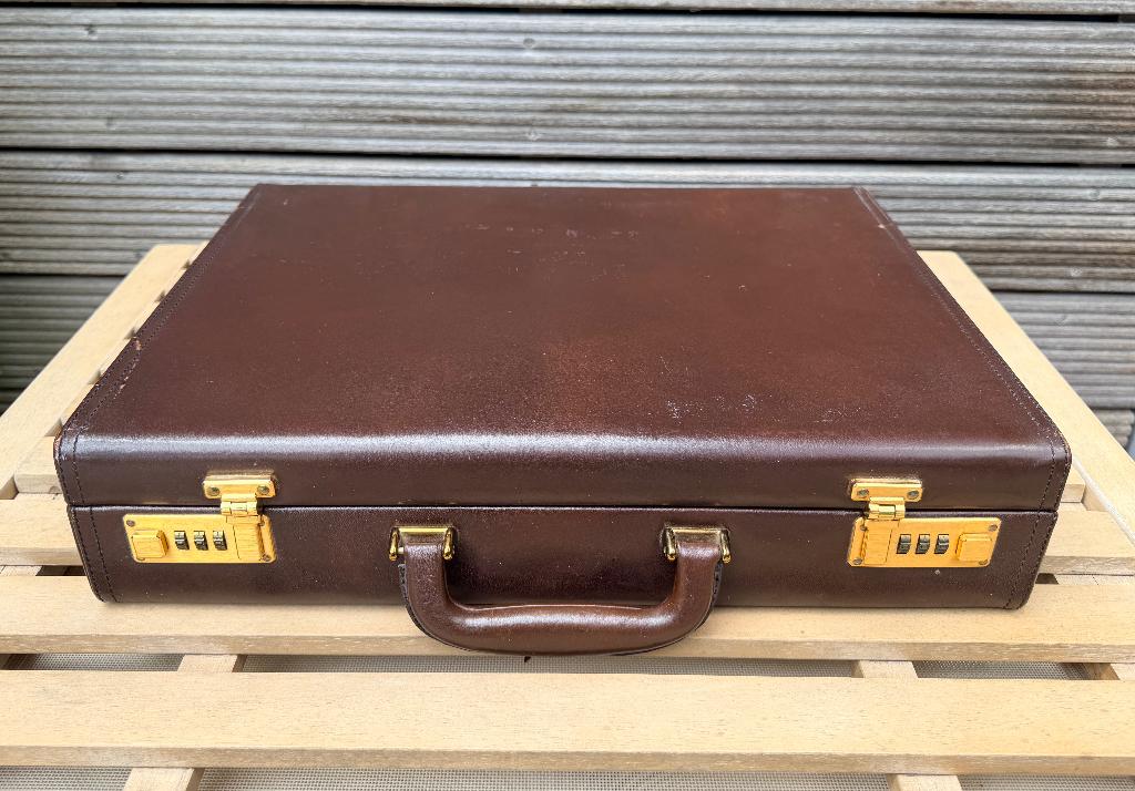 Attaché case en cuir, Bijoux, Sacs & Beauté, Valises, Enlèvement, 60 à 70 cm, 45 à 55 cm, Cuir