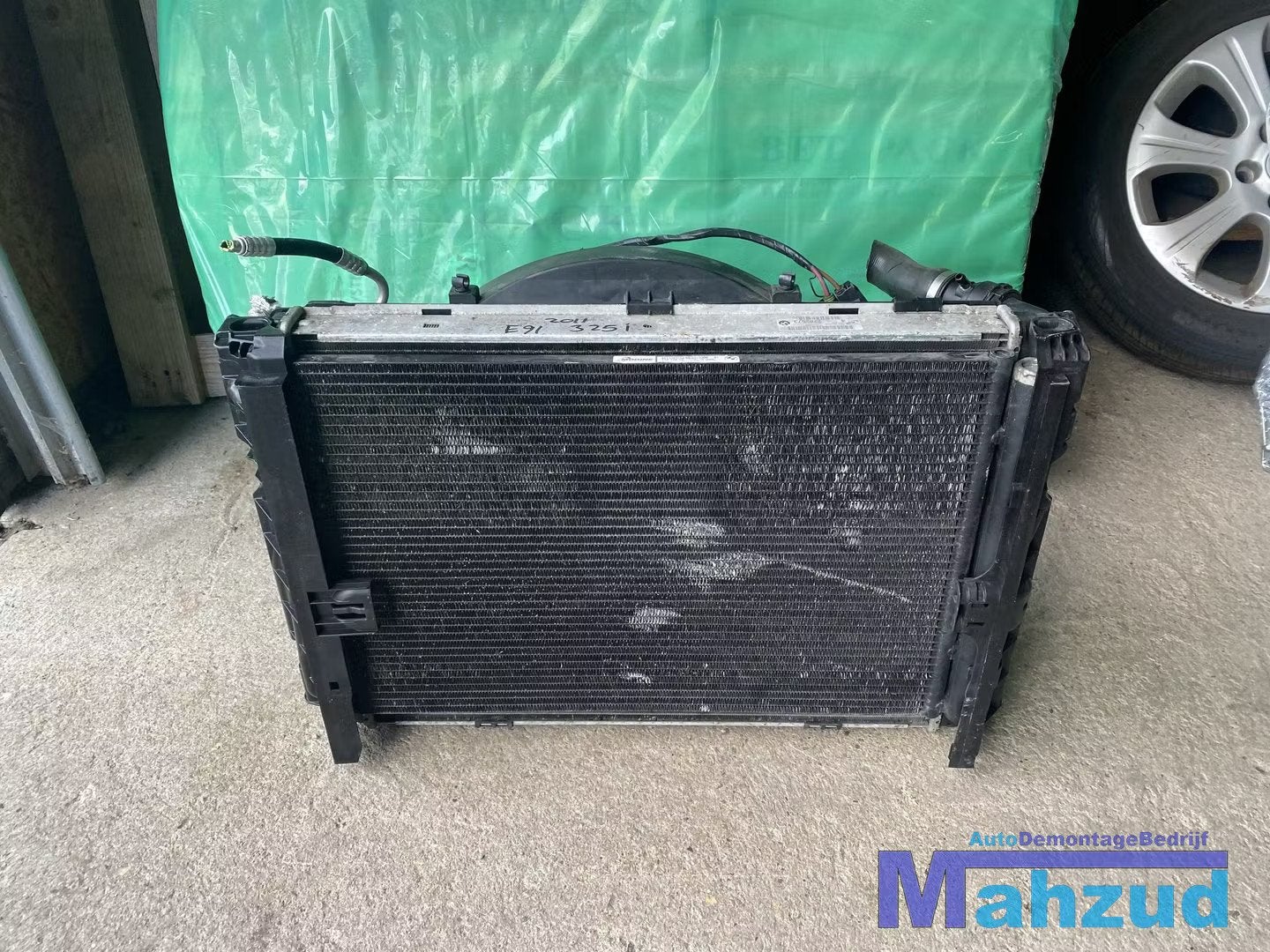 BMW E90 E91 325I Koelerset koelpakket koelerpakket compleet, Petuelring 130
80788  Munich, DE, Gebruikt, Info@bmw.de, BMW
