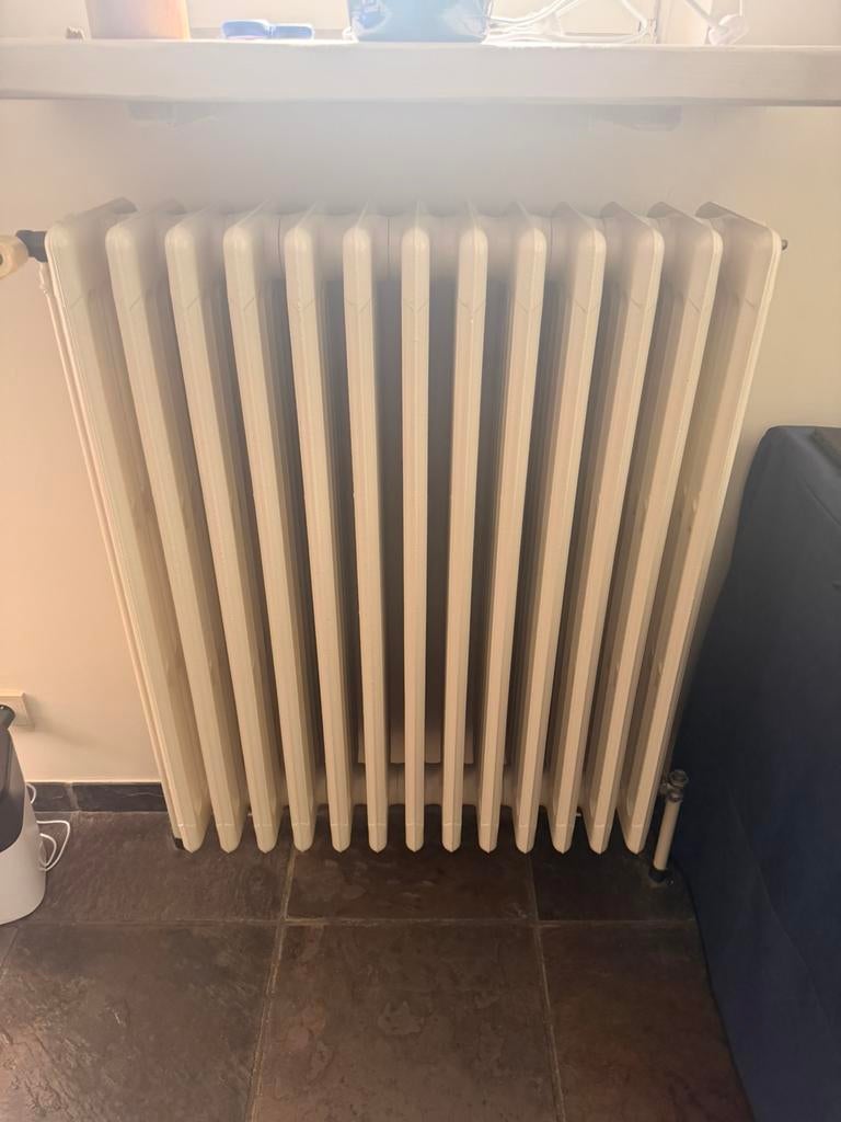 Gietijzer radiator, Comme neuf, Enlèvement, 80 cm ou plus, Radiateur