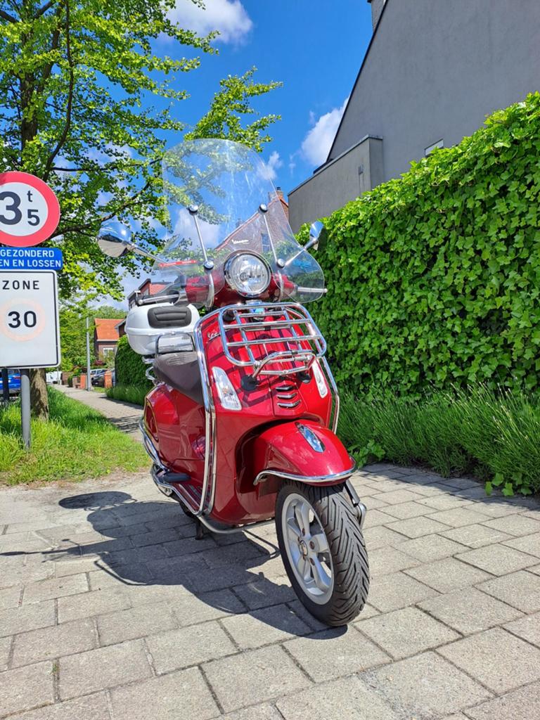 Vespa Primavera Touring A klasse, Fietsen en Brommers, Ophalen