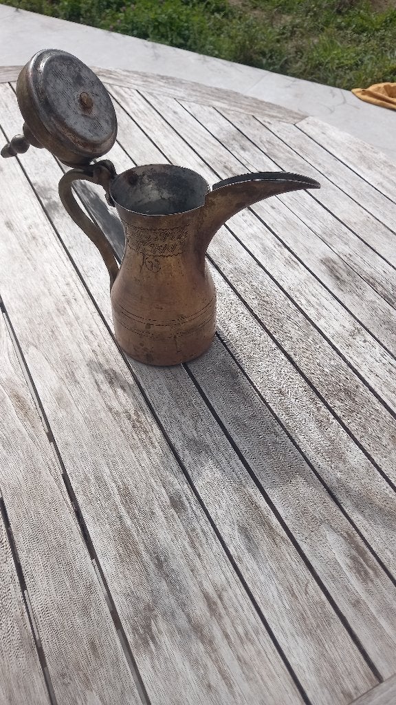 Antieke koffiekan  "Dallah" Egypte, Enlèvement ou Envoi, Cuivre