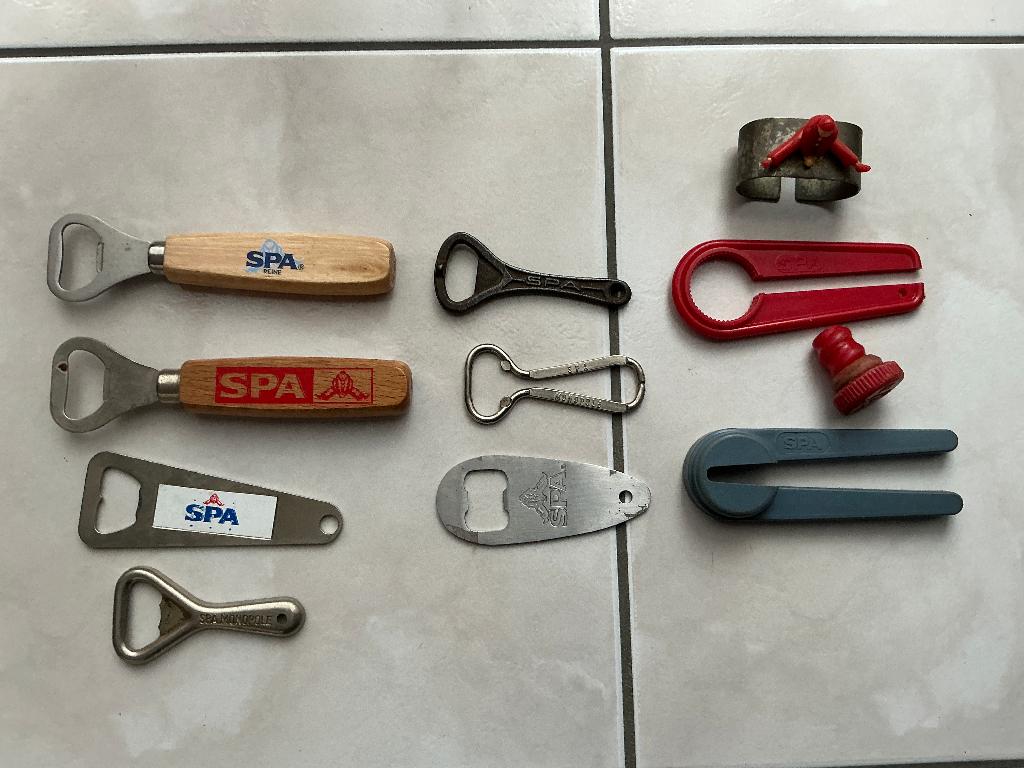 Lot, oude reclamevoorwerpen voor SPA Monopole, flesopeners., Ophalen of Verzenden, Gebruikt, Gebruiksvoorwerp