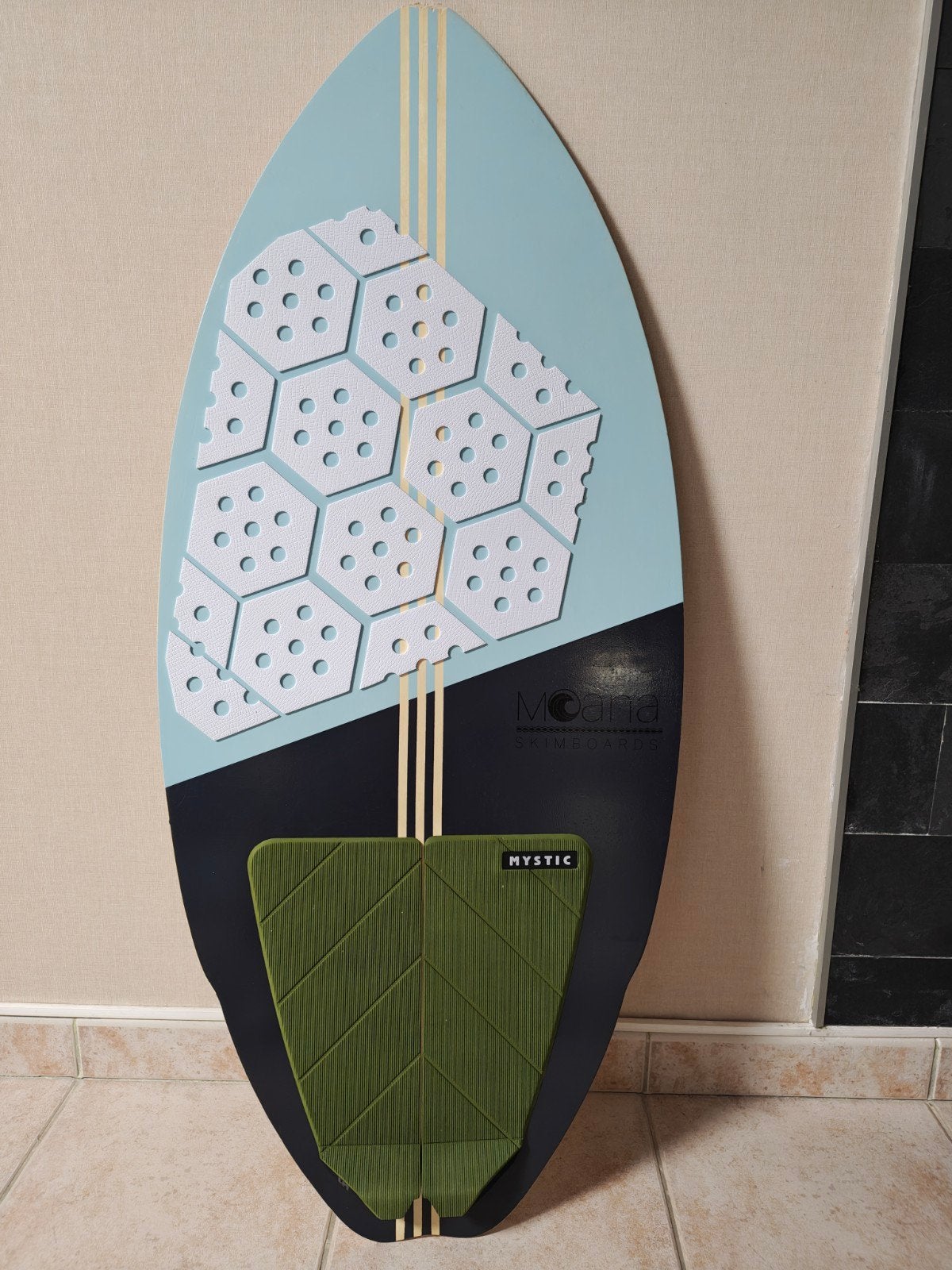 Skimboard 44" avec track pad et Hexa Pad, Sports nautiques & Bateaux, Enlèvement ou Envoi, Utilisé, Autres types
