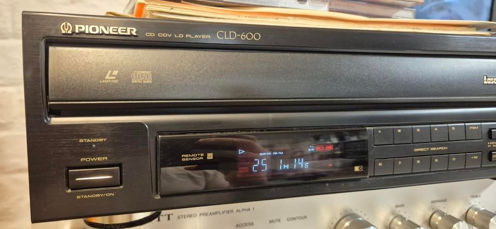Pioneer CLD-600 laserdiskspeler