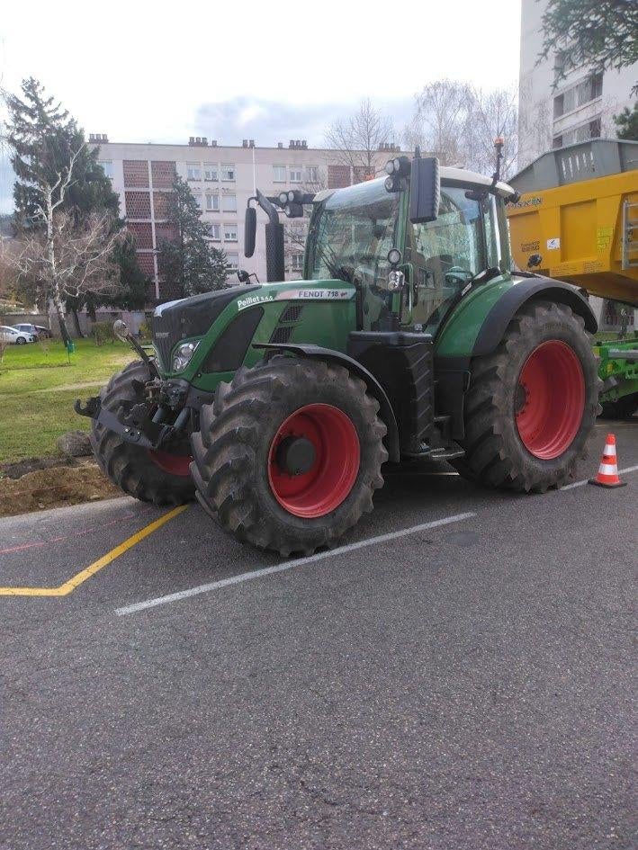 Fendt 718 vario SCR Profi, Ophalen