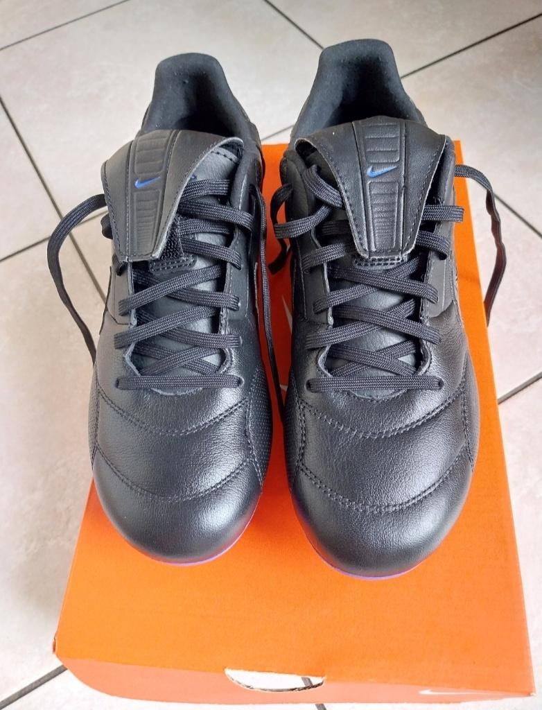 Chaussures football crampons NIKE CUIR NEUVES, Ophalen of Verzenden, Nieuw, Schoenen
