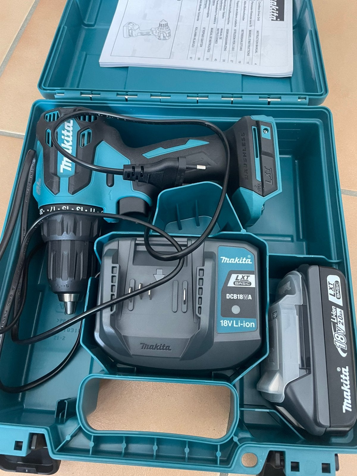 Makita, Enlèvement, Comme neuf