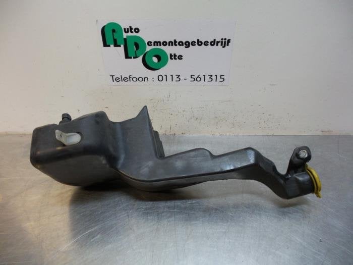Ruitensproeiertank voor van een Opel Astra (Astra H 04-), Auto-onderdelen, Ruiten en Toebehoren, Opel, Gebruikt, 3 maanden garantie