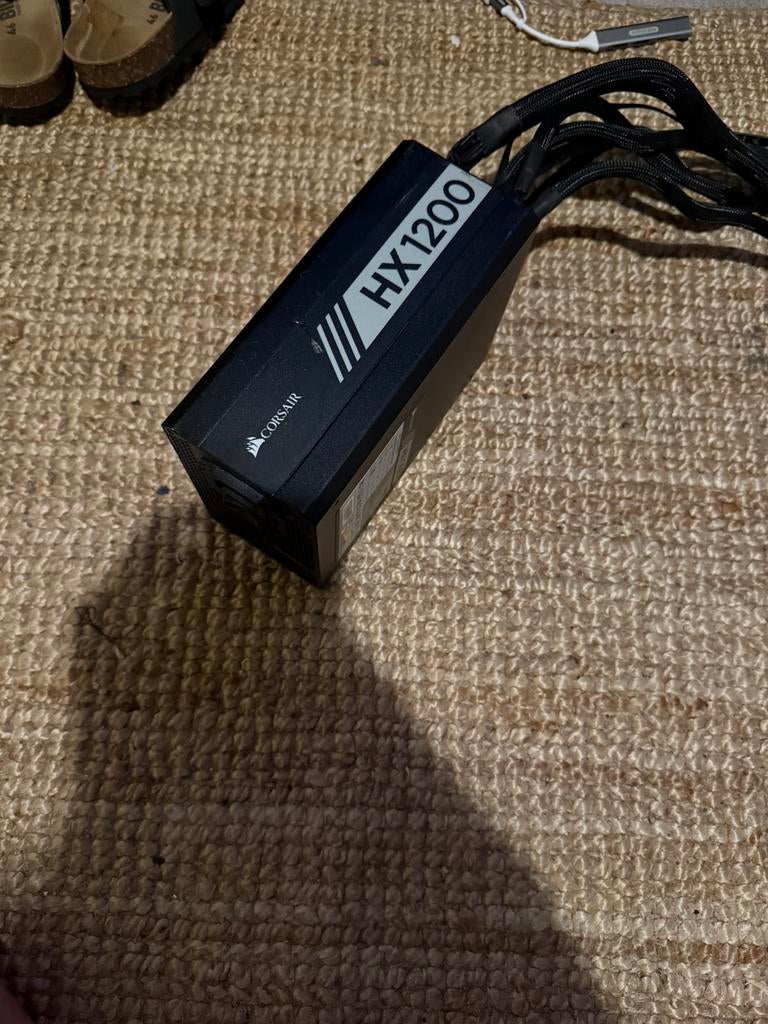 Corsair HX1200 – 1200W Premium PSU (80+ Platinum), Computers en Software, Interne voedingen, Zo goed als nieuw, Ophalen