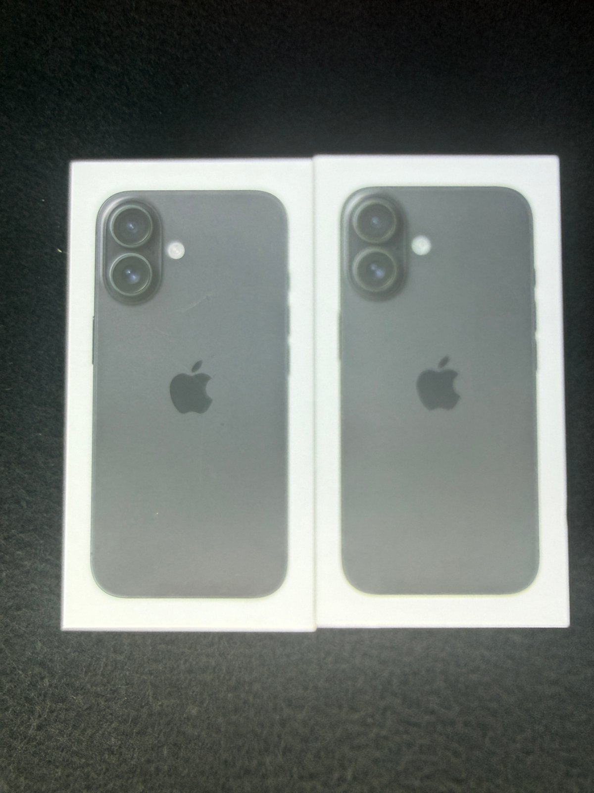 iPhone 16 128GB black 2 stuk, Télécoms, Enlèvement ou Envoi, Neuf, IPhone 16