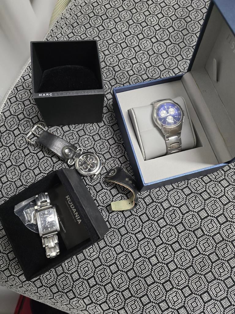 Collectie heren- en dameshorloges (Festina, Marc Jacobs, Rod, Ophalen of Verzenden