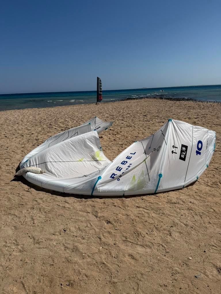 Duotone Rebel SLS 2025 10m concept blue, Watersport en Boten, Ophalen, Zo goed als nieuw, 10 m², Kite