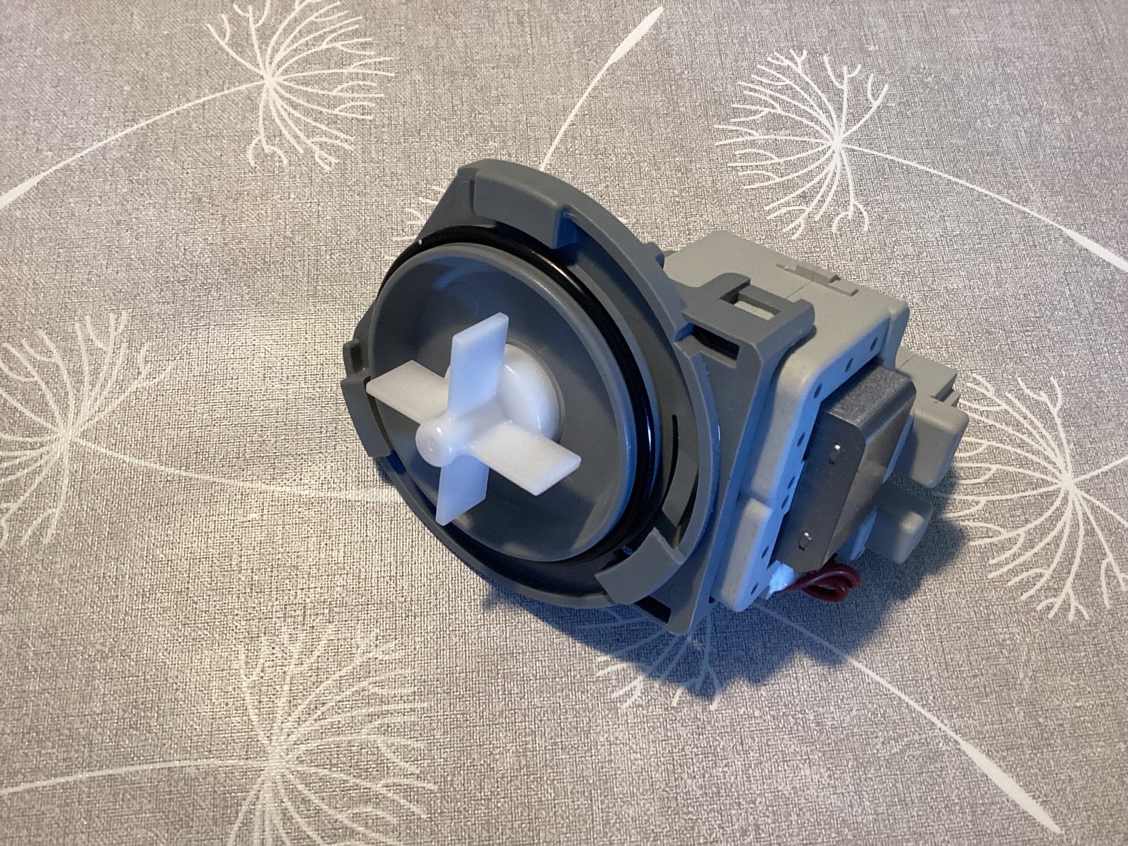 Nieuwe afvoerpomp vaatwasser Beko, foute bestelling., Ophalen of Verzenden, Nieuw