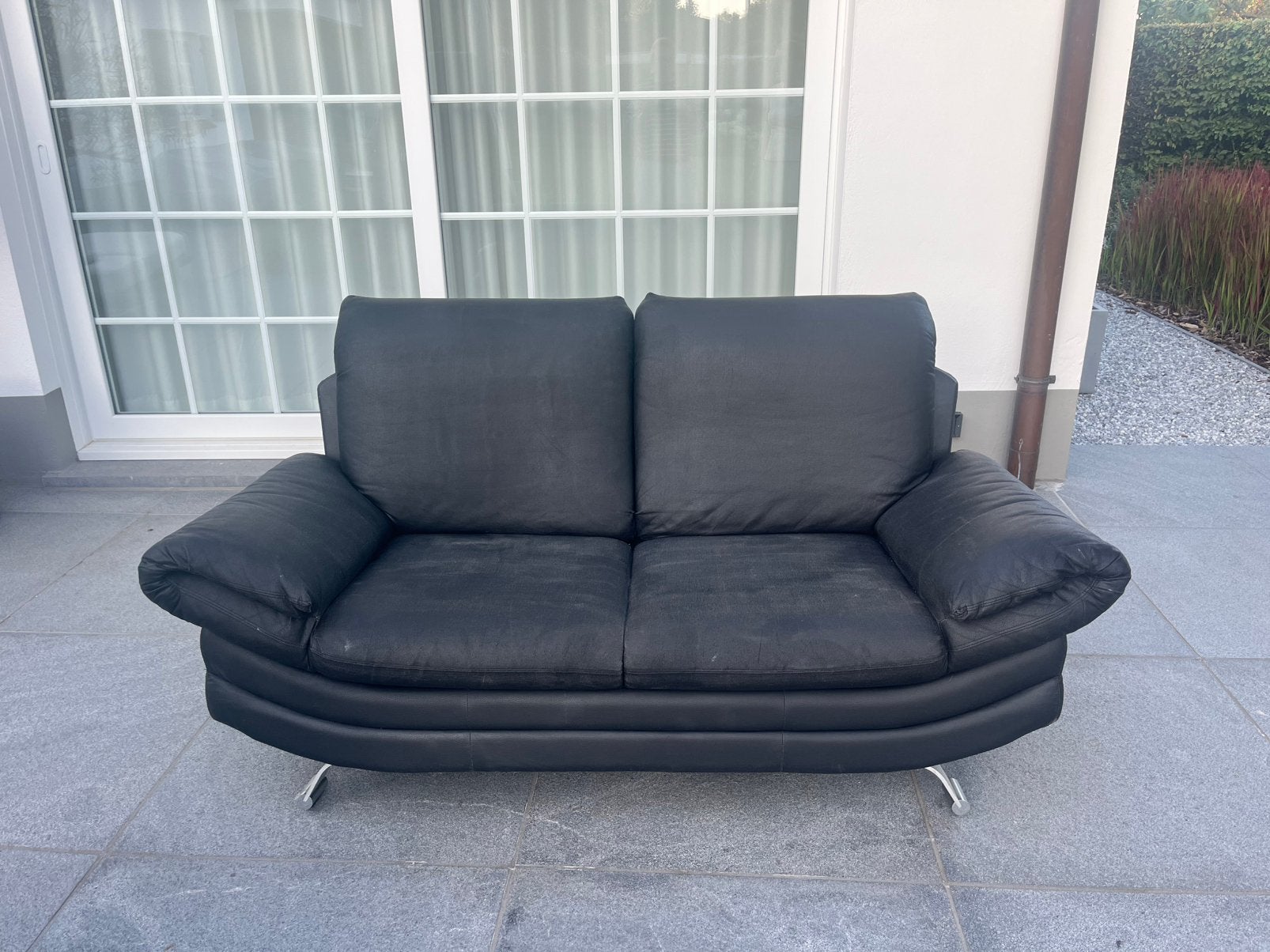 zwarte leren zetel, Ophalen, Gebruikt, 150 tot 200 cm, Tweepersoons