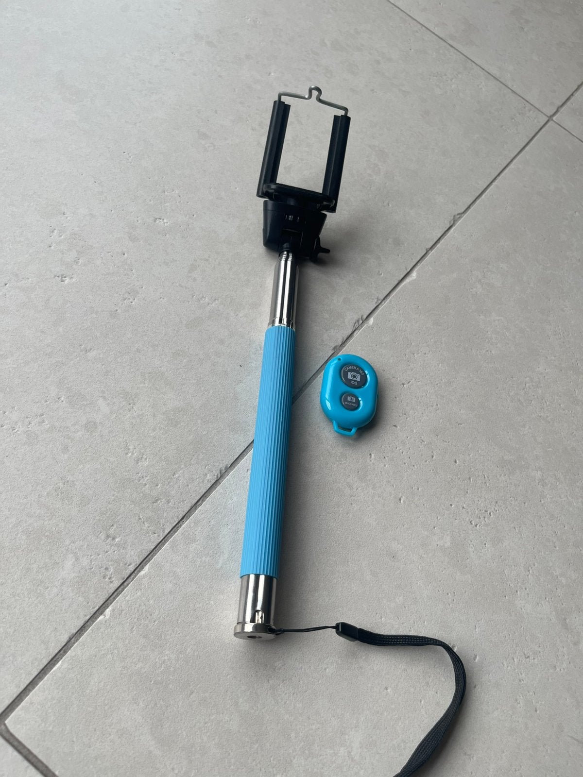 Selfiesrick met op afstand bestuurbare knop, Audio, Tv en Foto, Fotografie | Professionele apparatuur, Ophalen of Verzenden, Zo goed als nieuw