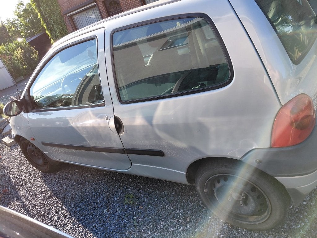 Renault Twingo aangeboden, Autos, Renault, Particulier, Twingo, Essence, 3 portes, Automatique, Argent ou Gris, Gris, Tissu