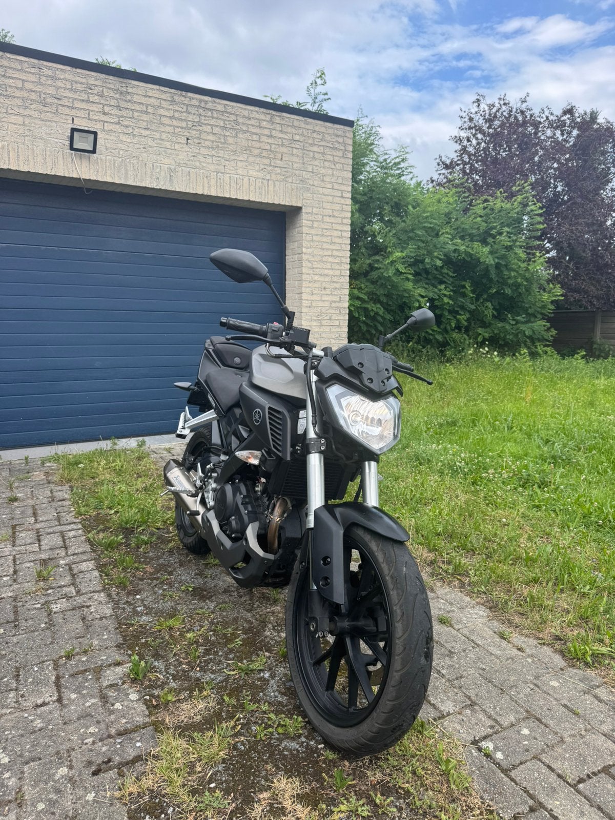 MT-125 Akrapovic 11.000 km