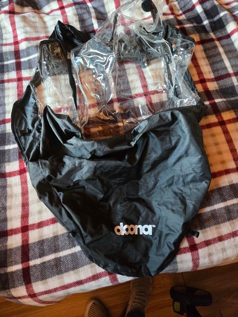Pousette doona a vendre 260€ a venir au domicile, Enlèvement