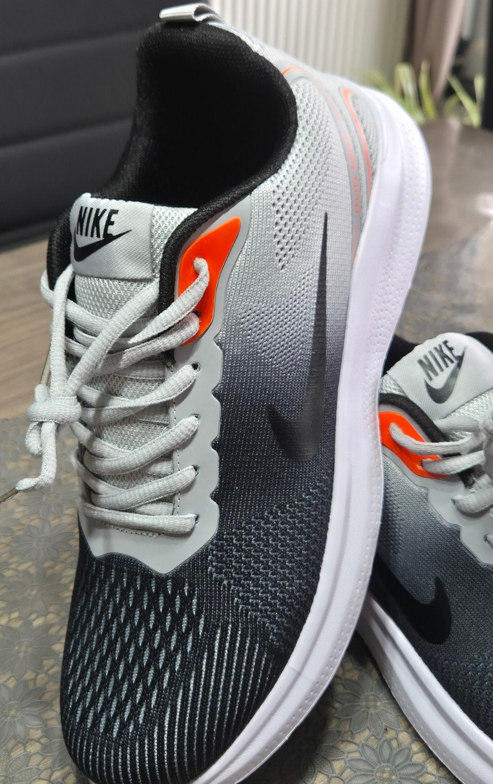 Nieuwe Nike maat 44., Ophalen of Verzenden