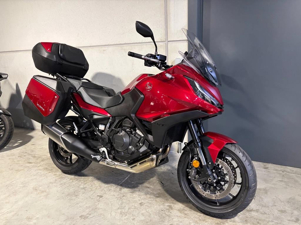 Honda NT1100 manueel met topcase (bj 2024), Motoren, Bedrijf, Meer dan 35 kW, Toermotor, 1100 cc