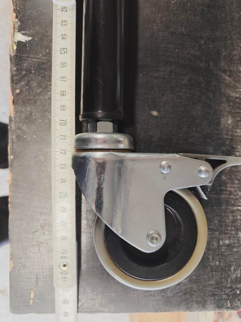 4 Tafelpoten met geremde wieltjes, Doe-het-zelf en Bouw, Ophalen