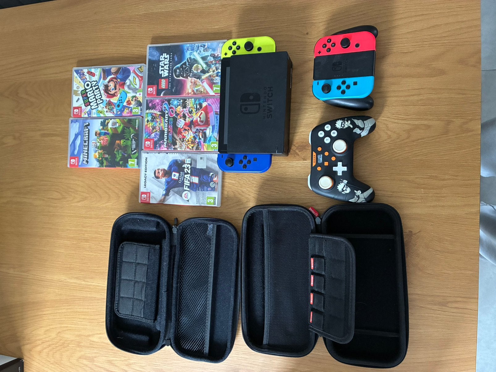 Nitendo switch ( pack complet), Switch 2019 Upgrade, Avec 3 manettes ou plus, Enlèvement, Utilisé
