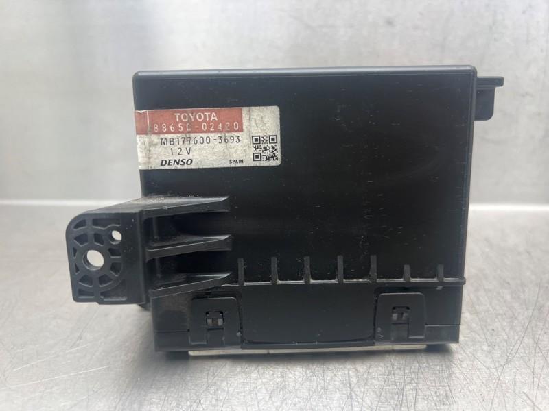 COMPUTER KACHEL Toyota Auris (E15) (|8865002420|), Gebruikt, Toyota
