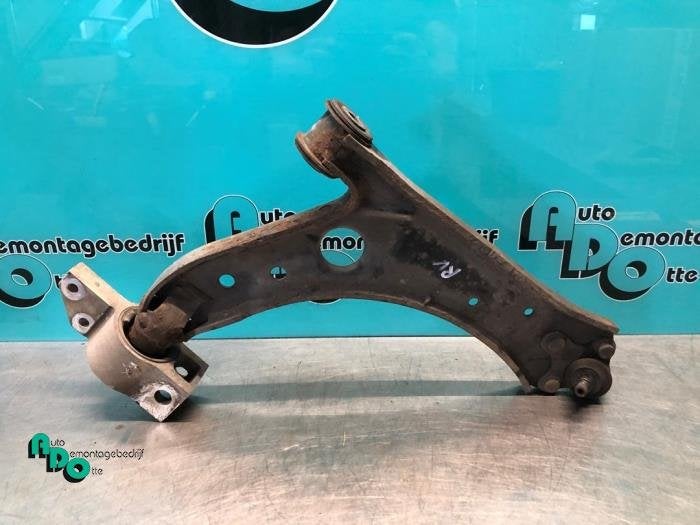 Draagarm rechts-voor van een Seat Leon (Leon 05-), Gebruikt, -, -, Ophalen of Verzenden