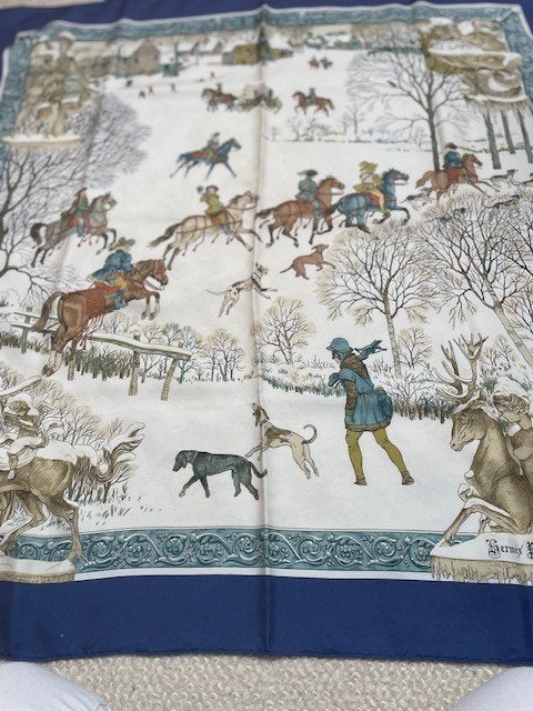 HERMES CARRE SOIE avec étiquette de soins, Ophalen of Verzenden, Gedragen, Sjaal