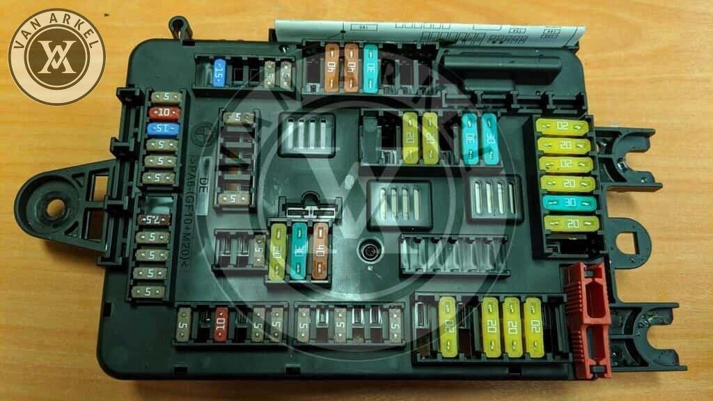 Bmw 1 Serie F20 F21 Zekeringskast Fuse Box 116D 9389070, Auto-onderdelen, Gebruikt, -, -, Ophalen of Verzenden
