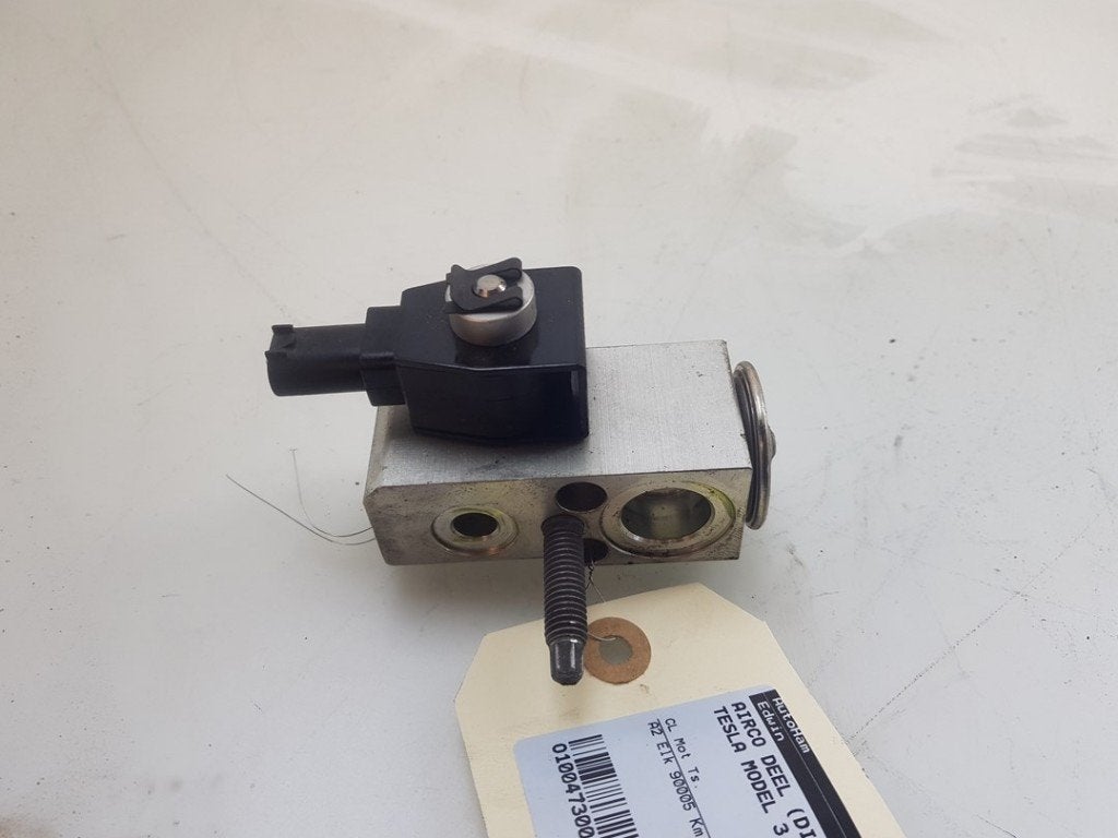 DIVERS Expansieklep airco Tesla Model 3 (|110187800A|), Germany_Sales@tesla.com, Utilisé, Autres marques automobiles, Ludwig-Prandtl-Straße 27 - 29
12526  Berlin, DE