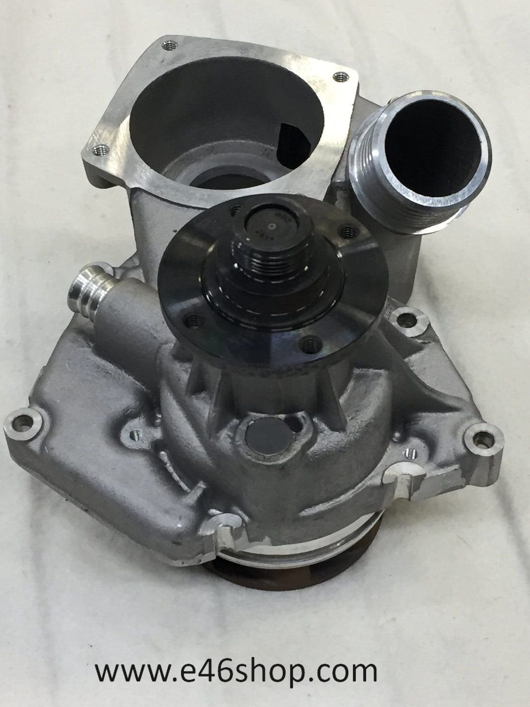 Waterpomp BMW E87 120I  E90  120I  oe 17046139 Org nieuw BMW, Autos : Pièces & Accessoires, Neuf, -, -, Enlèvement ou Envoi