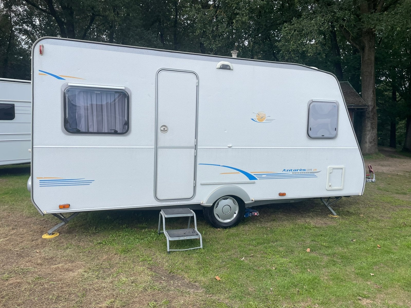 4 persoons caravan Caravelair 470, Mover, rondzit, fransbed, Rondzit, Frans bed, Bedrijf, Schokbreker