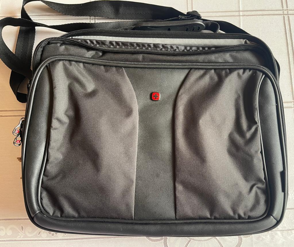 NIEUWE 15,6" laptoptas - Wenger (SwissGear), Ophalen, Zo goed als nieuw, Handvat, Zwart