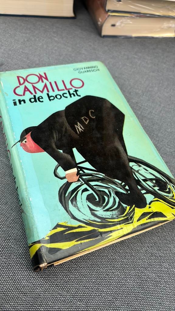 Don Camillo in de bocht - Giovannino Guareschi, Boeken, Ophalen of Verzenden, Gelezen, Europa overig