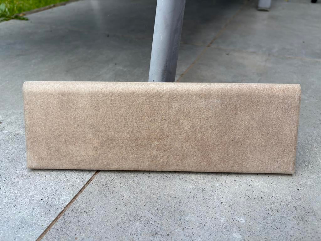 Plinthes beiges, Bricolage & Construction, Neuf, Enlèvement, 250 cm ou plus, Plinthes