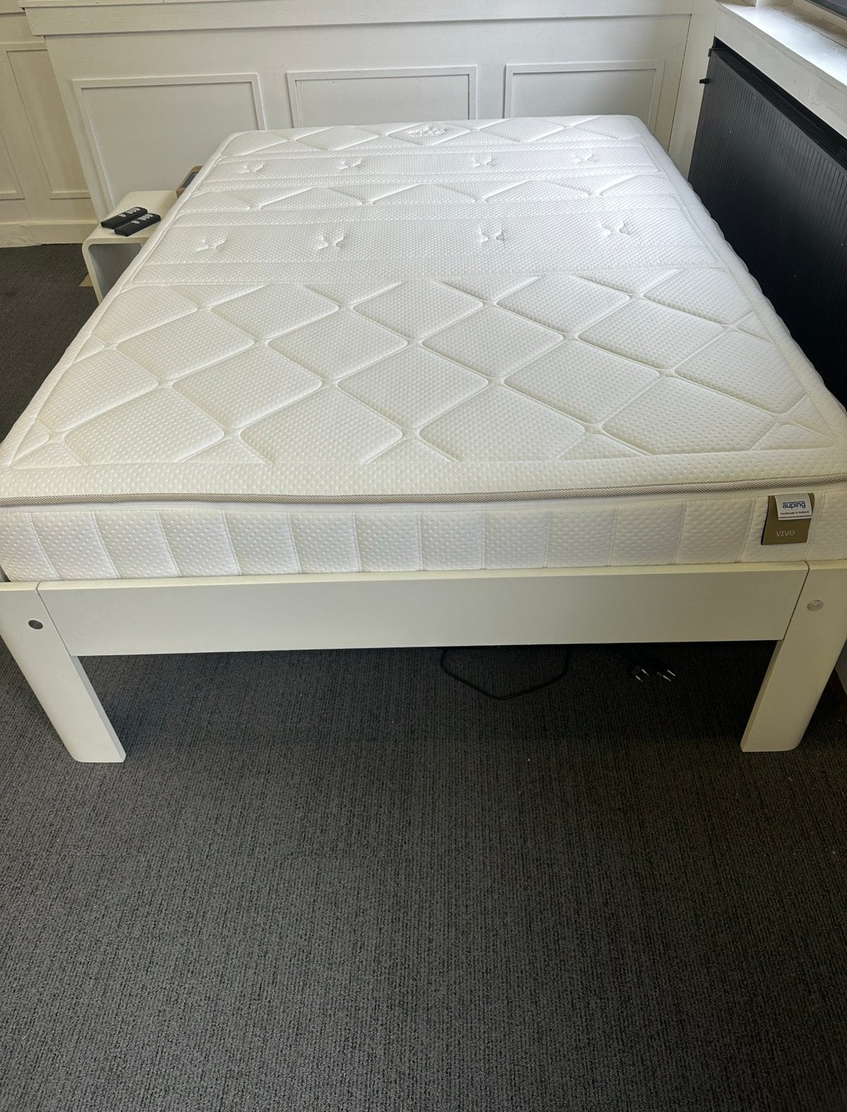 Auping Vivo matras 140x200 Firm Nieuw! Van €2199 voor €1150, Huis en Inrichting, Nieuw, Twijfelaar, Matras, 200 cm